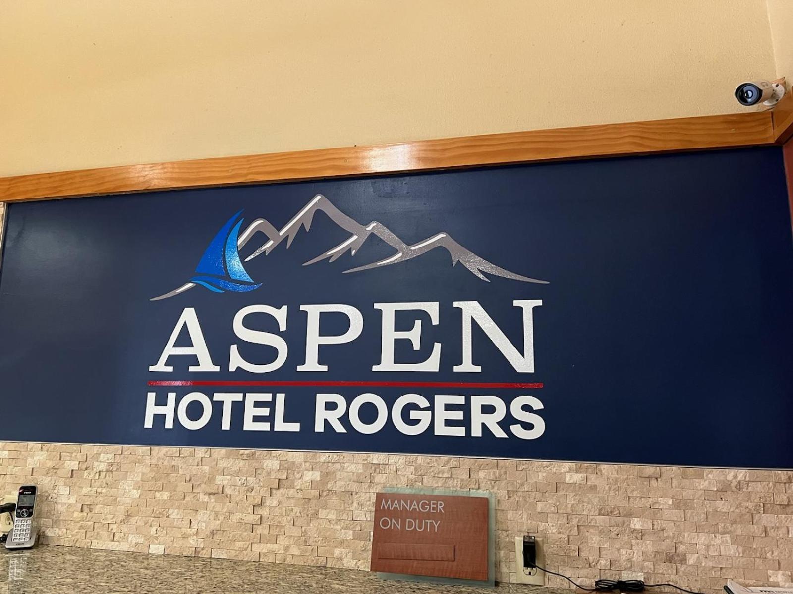 Aspen Hotel Rogers Formerly Americ Inn Exterior photo